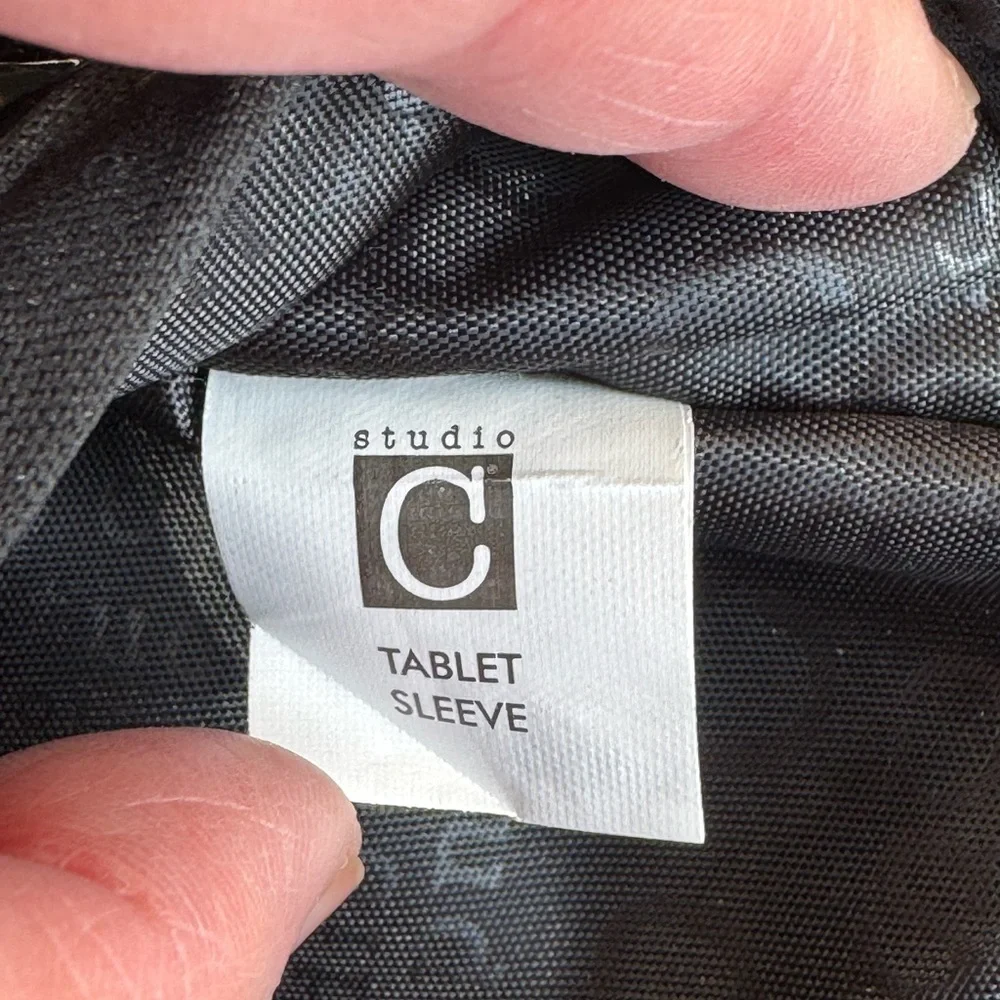 Studio C tablet sleeve by Carolina Pad - black